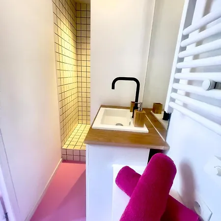 Ruby- Quai St Laurent- Bastille Apartment